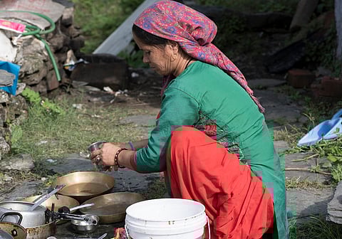 घरेलू कामगार महिलाओं का जिक्र सिर्फ सामाजिक सुरक्षा कोड के अंतर्गत किया गया है। फोटो: आईस्टॉक