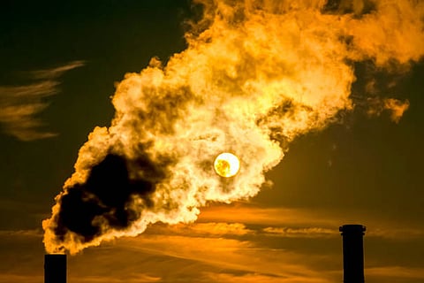 पहली प्रतिबद्धता अवधि 2008 से 2012 तक चली, जिसमें उत्सर्जन को 1990 के स्तर की तुलना में कम करना था।