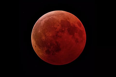 3 मार्च 2026 को पूर्ण चंद्र ग्रहण दोपहर 3:20 बजे शुरू होकर शाम 6:48 बजे समाप्त होगा, जबकि पूर्ण अवस्था 4:34 से 5:33 बजे तक रहेगी।