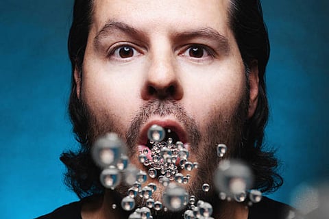 अध्ययन में पाया गया कि हवा में मौजूद कुल माइक्रोप्लास्टिक कणों में लगभग 65 प्रतिशत हिस्सा वाहनों के टायर के घिसने से आता है।