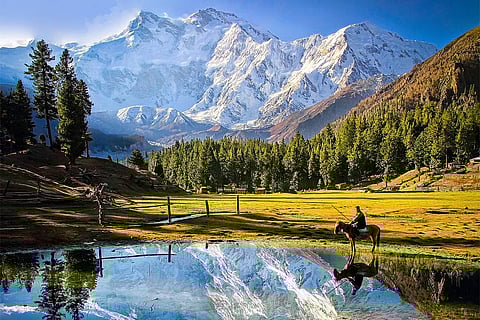 पश्चिमी हिमालयी क्षेत्र जैसे हिमाचल प्रदेश, उत्तराखंड और जम्मू और कश्मीर में इस समय तापमान सामान्य से काफी ज्यादा है।