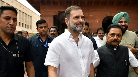 நீட் விவகாரம்: ராகுல் காந்தியின் மைக் துண்டிப்பு, மக்களவை நடவடிக்கைகள் ஒத்திவைப்பு