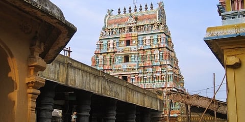 இடம் மாறினால் எடை மாறும் தெய்வச்சிலை