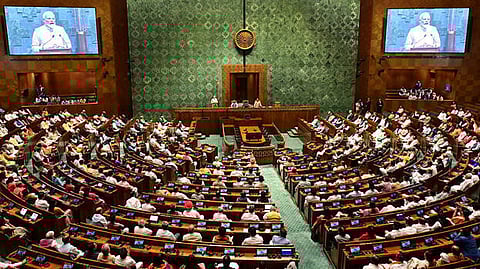 உங்கள் தொகுதியின் நாடாளுமன்ற உறுப்பினரின் மாத சம்பளம் எவ்வளவு தெரியுமா?