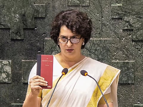 மக்களவை எம்.பி-யாக பதவியேற்றார் பிரியங்கா காந்தி