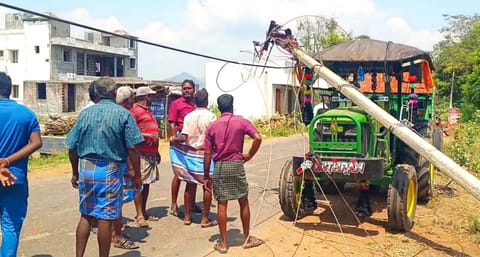 “விபரீதத்தில் முடிந்த விளையாட்டு” - ஒரு கணத்தில் மரண பீதியடைந்த தொழிலாளர்கள்..உயிரை காக்க வயலில் குதித்த ஓட்டுநர்!