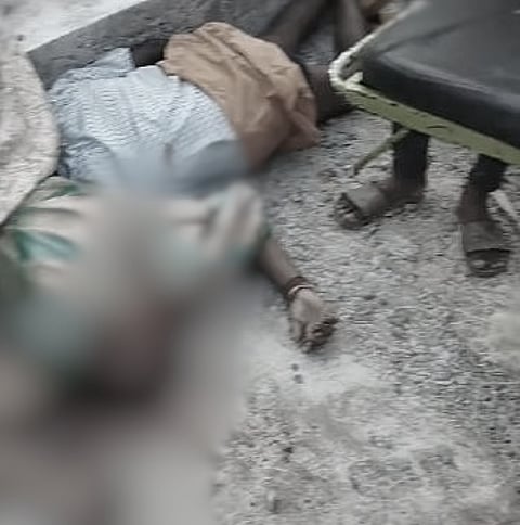 “இரவு முழுவதும் கேட்ட அலறல் சத்தம்” - குழிக்குள் விழுந்த குடும்பம்.. ஒரே நேரத்தில் உயிரிழந்த
கணவன் மனைவி!