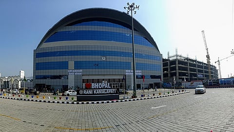 ஏர்போர்ட் ஸ்டைலில் ஒரு ரயில் நிலையம்! இந்தியாவின் முதல் தனியார் இரயில் நிலையம் எங்கே தெரியுமா?