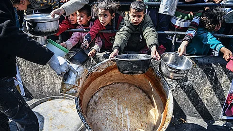 famine in gaza - isreli blocked