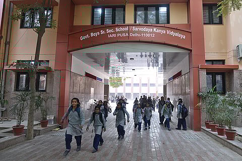 அரசுப் பள்ளிகளை விட்டு மாணவர்கள் வெளியேறுவது ஏன்? மத்திய அரசின் கவலை!