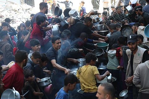 மனிதனால் உருவாக்கப்பட்ட "பேரழிவு".. பசியால் அல்லாடும் மக்கள் - பார்க்கும் போதே கலங்கும் நெஞ்சம்!