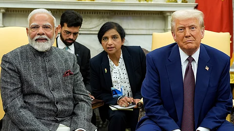 modi with trumph