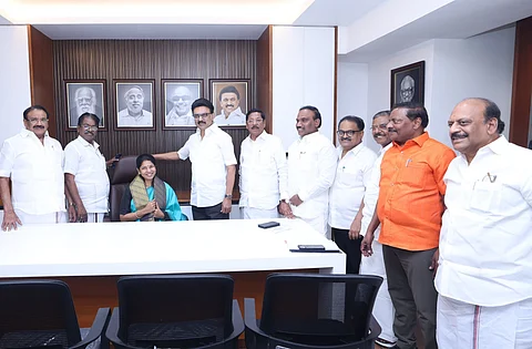 kanimozhi in anna arivalayam