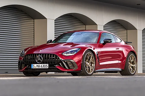 மெர்சிடிஸ்-AMG GT 63 & GT 63 Pro இந்தியாவில் அறிமுகம்! ஸ்டைல் சும்மா அள்ளுது! விலையை கேட்டா தலை சுத்துது!