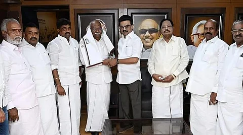 anwar raja joins dmk