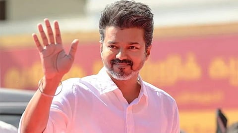 கைக்கொடுக்கும் ஈ.பி.எஸ்.. கரையேறுவாரா விஜய்? இல்லை திமுக எனும் காட்டாறு வெள்ளத்தில் காணாமல் போவாரா?