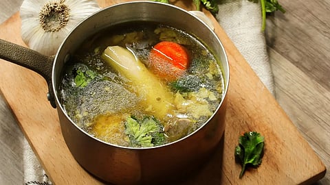 Mutton leg soup that helps to cure