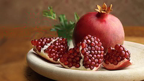 eat pomegranate in tamil