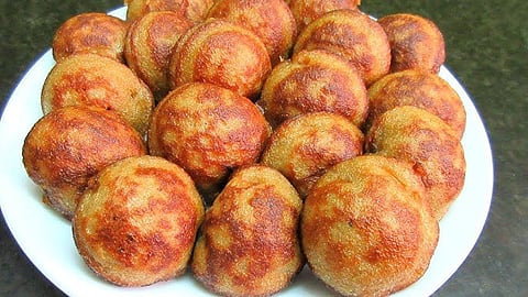 சர்க்கரை நோயாளிகளும் சாப்பிடலாம்! - கருப்பட்டி பணியாரம் செய்வது எப்படி?