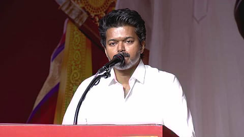 “உச்சபட்ச அதிகார மயக்கத்தில் முதல்வர்” - பொதுக்குழு கூட்டத்தில் வெடித்த விஜய் - முதன்முறை கூச்சலிடாமல் கவனமாக பேச்சைக் கேட்ட தொண்டர்கள்!