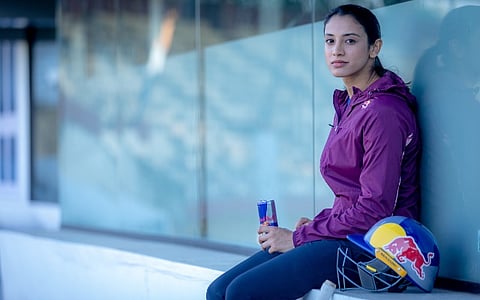 How much does Smriti Mandhana earnings