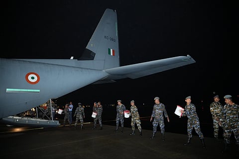 'டித்வா' புயலால் சிதைந்த இலங்கை! ஓடிவந்து உதவிய பிரதமர் மோடி – முழுமையாக விளக்கும் 'சமுத்திர உறவுத் திட்டம்'!