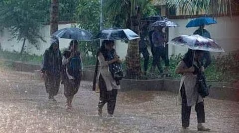 Heavy rain to continue tomorrow Holidays for schools and colleges in four districts Latest update on Cyclone ditwah