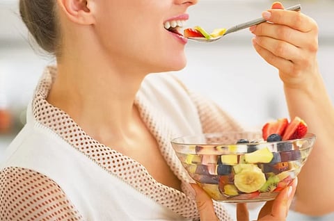 உங்க மனசு சந்தோஷமா இருக்க உங்க வயிறுதான் காரணமா? மூளைக்கும் குடலுக்கும் உள்ள ரகசிய இணைப்பு!