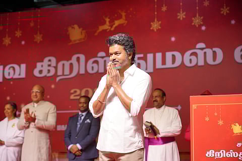 "துரோகம் செய்த உடன்பிறப்புகள்... இறுதியில் நாட்டை ஆண்ட அரசன்!" - கிறிஸ்துமஸ் விழாவில் விஜய் சொன்ன குட்டிக்கதை!