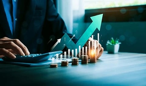 2025-ல் பொருளாதார சிக்கல்களை எப்படி சமாளித்தது இந்தியா?