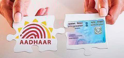 பான் - ஆதார் லிங்க் பண்ணலையா? உங்கள் வங்கி கணக்கு முடங்கும் அபாயம்! 2 நிமிடத்தில் இணைப்பது எப்படி?