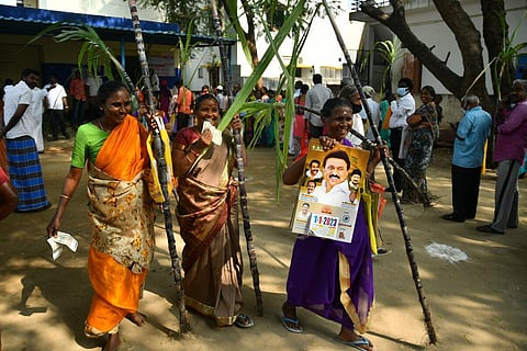 பொங்கல் பரிசுத் தொகுப்பு.. அதிரடி அறிவிப்பை வெளியிட்ட தமிழக அரசு! வீடுகளுக்கே வரும் டோக்கன் - எப்போது தெரியுமா?