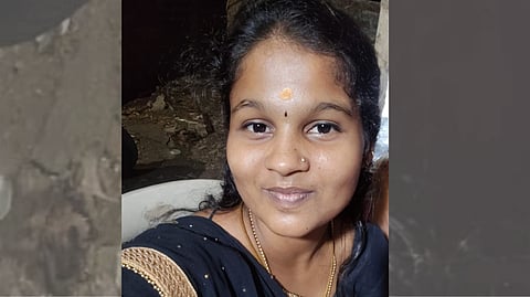 “இன்னொருத்தி புருஷன் கூட போய் இப்படி.. ச்சீ ” - உறவினருடன் கள்ளத் தொடர்பில் இருந்த இளம்பெண்.. கணவனுக்கு தெரிந்ததால் விபரீதம்!