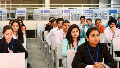 எந்தத் தொழில் செய்தால் நீங்கள் கோடிகளில் புரளலாம்? அரசு வேலை யாருக்குக் கிடைக்கும்? உங்கள் ஜாதக ரகசியம் இதோ!