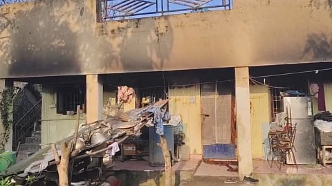 கொசுவர்த்தியால் நேர்ந்த சோகம்! குழந்தை உட்பட 3 பேர் தீயில் பலி