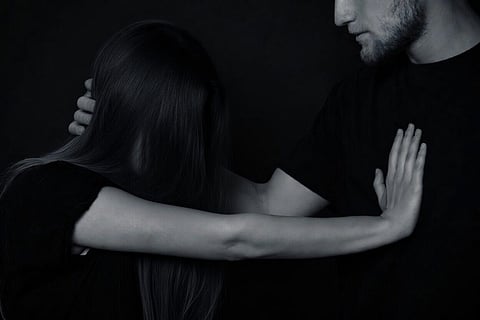 “120 ஆண்களுடன் உடலுறவு” - மனைவிக்கு மயக்க மாத்திரை கொடுத்து கணவன் செய்த கொடூரம்.. கேமராவில் பதிவான ஆபாச வீடியோக்கள்!