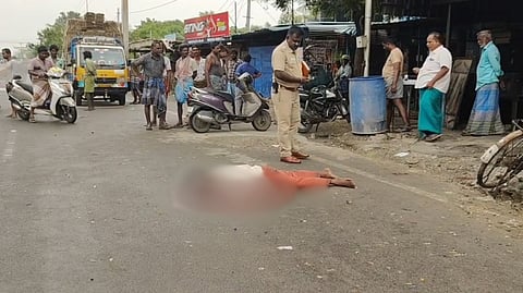 “திருச்சியில்.. பட்டப்பகலில் கழுத்தறுத்து படுகொலை” - டாஸ்மாக் வரிசையில் ஏற்பட்ட தகராறில் நடந்த கொடூரம்