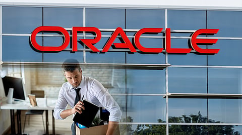 Oracle-ல் மீண்டும் பணிநீக்கம்... இந்திய IT ஊழியர்களுக்கு அதிகரிக்கும் புதிய அழுத்தம்!