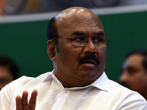 தன் பெயரில் இருக்கும் கல்வெட்டுகள் அகற்றம்,.. மக்கள் பார்த்துக்கொண்டிருக்கிறார்கள் என ஜெயக்குமார் ட்வீட்.!