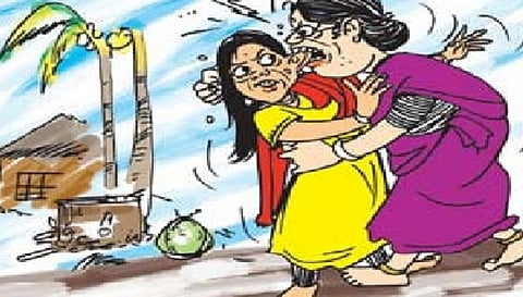 மாமியாருக்கு வந்த கொரோனா,..இவளுக்கும் வரட்டும் என்று மருமகளை கட்டிப்பிடித்த கொடுர மாமியார்,..!