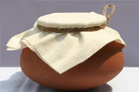 சடலங்களை எரியூட்டி அஸ்தியை தபாலில் வழங்கும் தபால்துறை ...