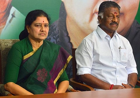 அவர் மட்டும் அப்படி செய்யவில்லை என்றால்,... அவரை தான் உட்கார வைத்திருப்பேன்.! ஓபிஎஸ் குறித்து சசிகலா வேதனை.!