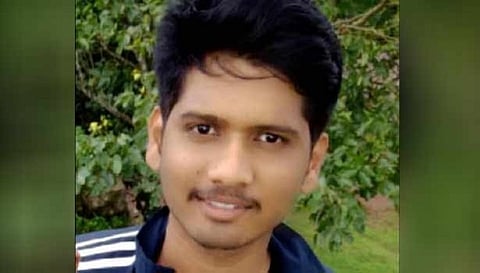 பேஸ்புக்கில் இருந்த பிழை... கண்டுபிடித்த இளைஞருக்கு ரூ.22 லட்சம் பரிசு தொகை