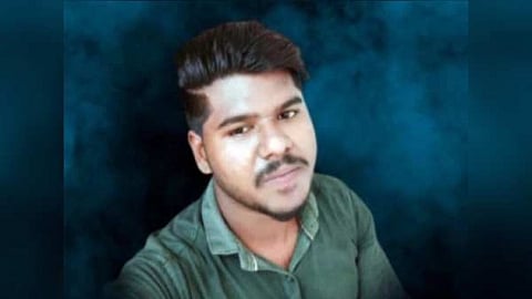 காதலி கண் முன்னே அடித்துக் கொல்லப்பட்ட காதலன்... துடிதுடித்து உயிரைவிட்ட கொடுமை!!