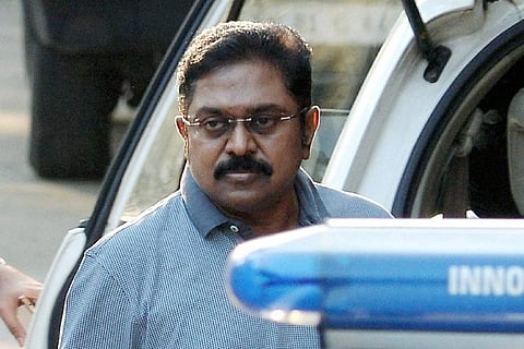 காலியாகும் டிடிவி கூடாரம்... மூலைக்கு மூலை செக் வைப்பதால் வழிதெரியாமல் திசைமாறும் விசுவாசிகள்.!