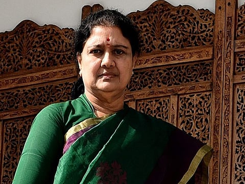 எம்.ஜி.ஆரின் சிலையை சேதப்படுத்திய செயலுக்கு சசிகலா கடும் கண்டனம்.!!