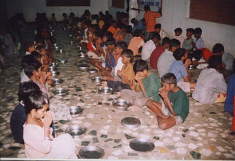 ஆதரவற்றோர் இல்லத்தில் நடக்கும் மர்மங்கள்... காசுக்கு இரையாகும் பச்சிளம் குழந்தைகள்.. அதிர்ச்சி தரும் தகவல்கள்...