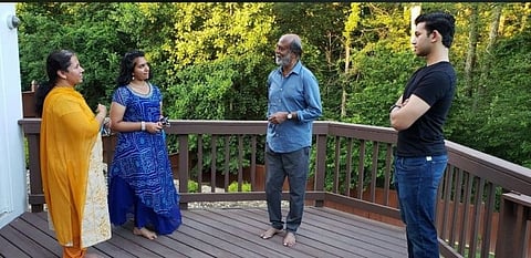 நண்பர்களுடன் ரஜினி..! யுஎஸ்ஏ-வில் சூப்பர் ஸ்டார்..!