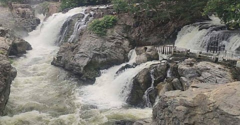 ஒகேனக்கல்லுக்கு நீர்வரத்து வினாடிக்கு 22 ஆயிரம் கனஅடியாக உயர்வு...