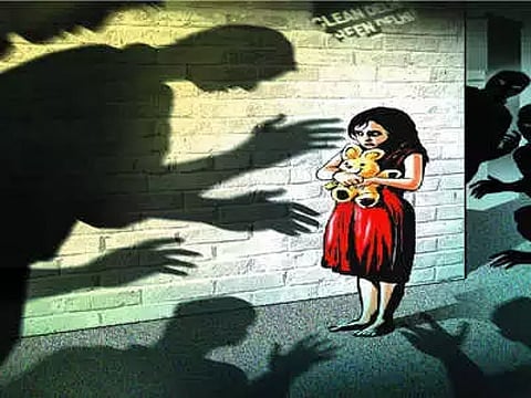 15 வயது சிறுமிக்கு பாலியல் வன்கொடுமை... வாலிபருக்கு வலைவீசும் போலீசார்...